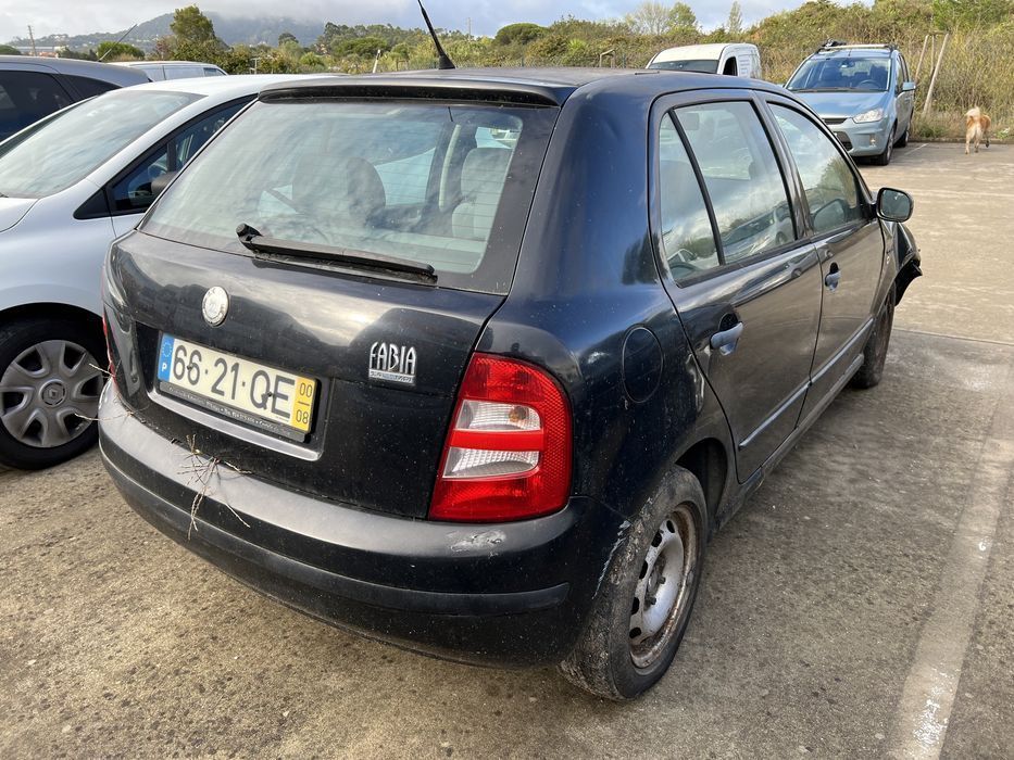 Skoda Fabia Gasolina ano 2000 para pecas