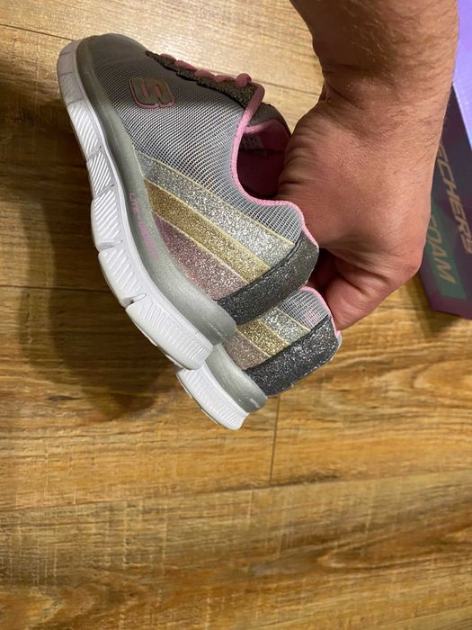 Кросівки дитячі на дівчинку кроссовки детские Skechers оригинал р.33