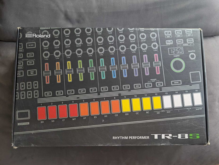 Roland TR-8S Rhythm Performer