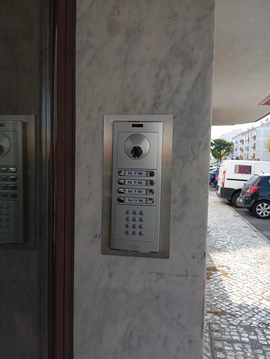 Vídeoporteiro Prédio, Condomínio, e Moradia Em Carnaxide