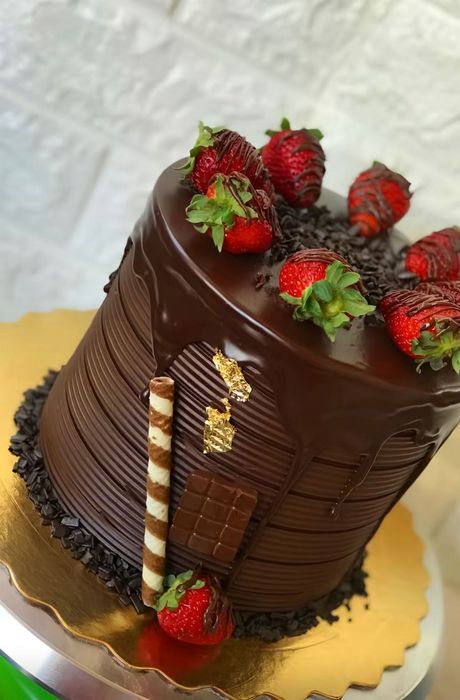 Faço bolos por encomendas