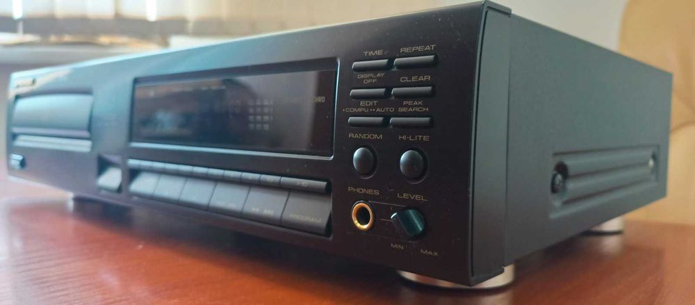 Cd-проигрыватель PIONEER PD-202 (Made in Singapore)