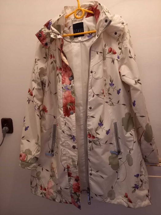 Wiosenno-jesienny lekki płaszczyk we wzory