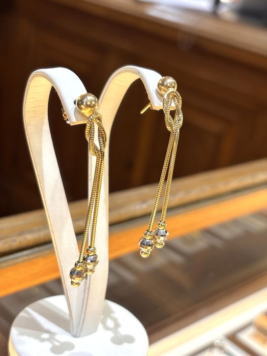 Złote kolczyki, wiszące, dwa kolory złota