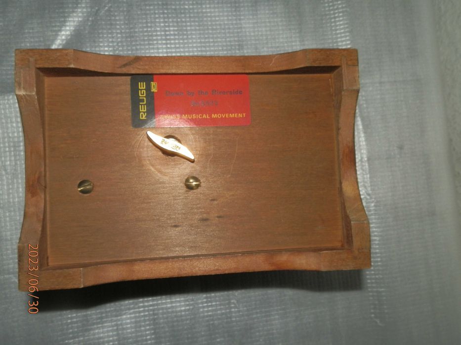 Caixa de Música Vintage  - Suisse Made