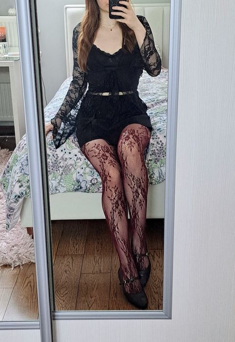 Rajstopy burgundowe koronkowe w kwiaty