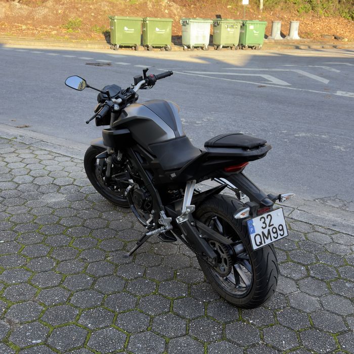 Yamaha mt 125 (negociavel)