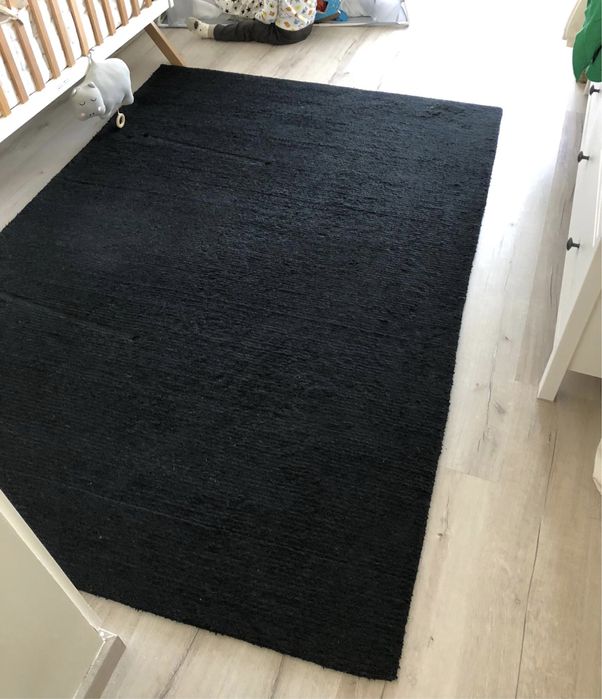 Tapete de lã preto