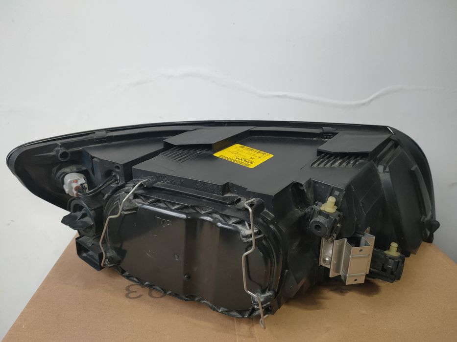 Farol Esquerdo VOLVO V50 (545) 1.6