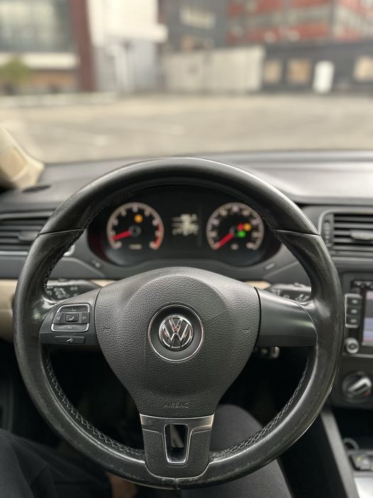 Volkwagen Jetta 2.5 газ