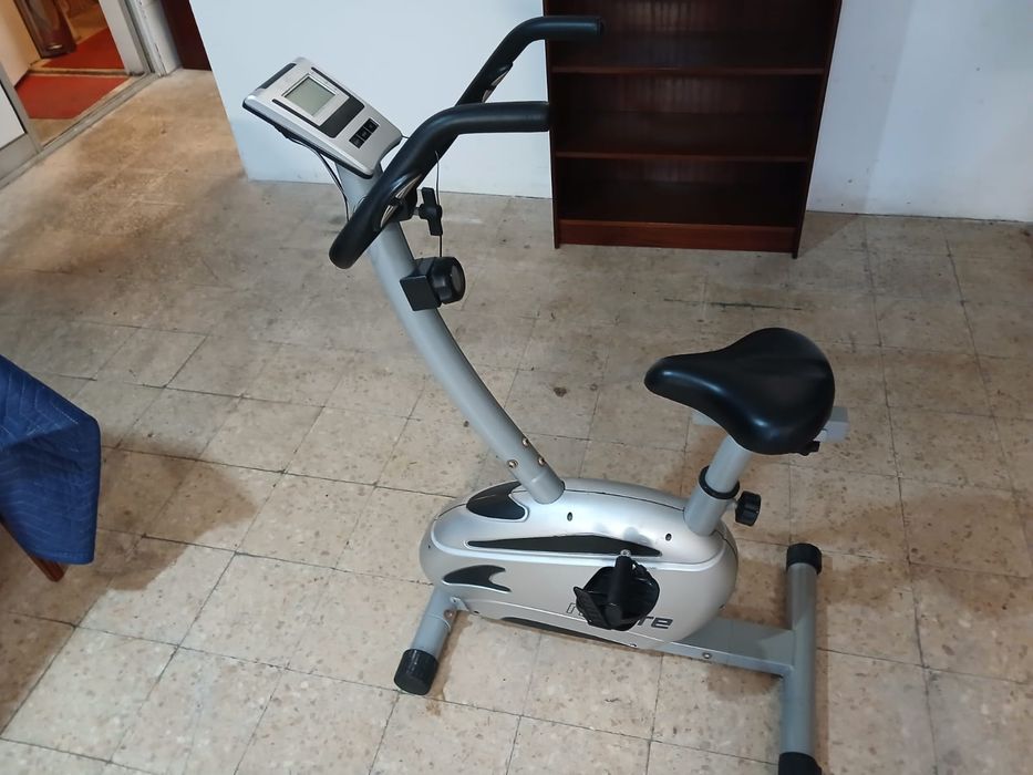 Bicicleta de ginásio