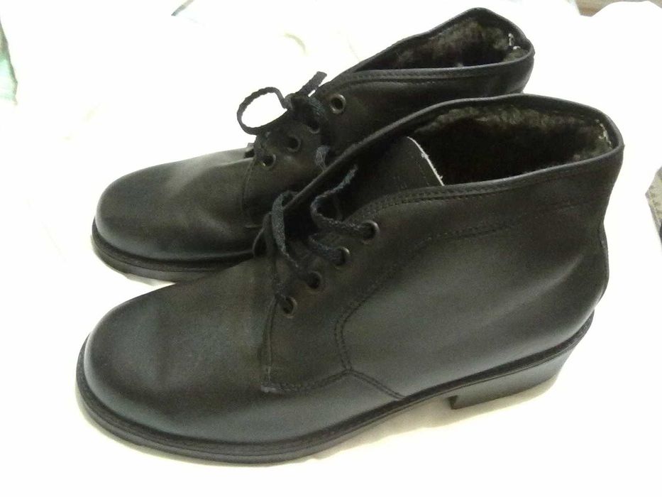 Ботинки( полусапожки), размер 43, черные кожаные на цигейке