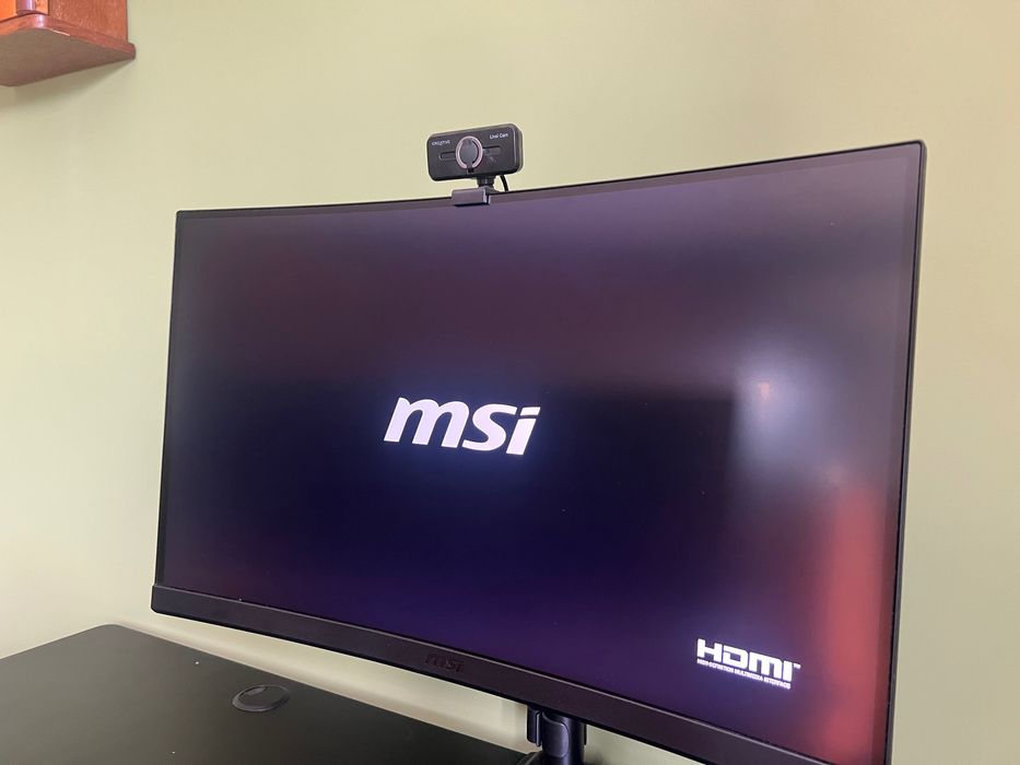 Zestaw biurowy/gamingowy fotel Diablo V-Basic, biurko Silver Monkey ED-140, monitor MSI G27CQ4 E2