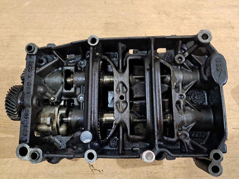 Pompa oleju olejowa 2.0 TDI AUDI VW Seat Skoda