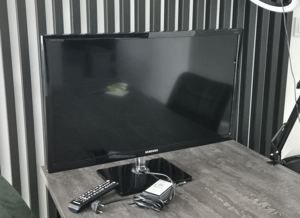 TV / Monitor Samsung T28C570