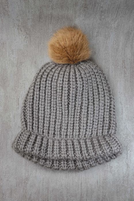 Gorro Cinza em malha como novo!