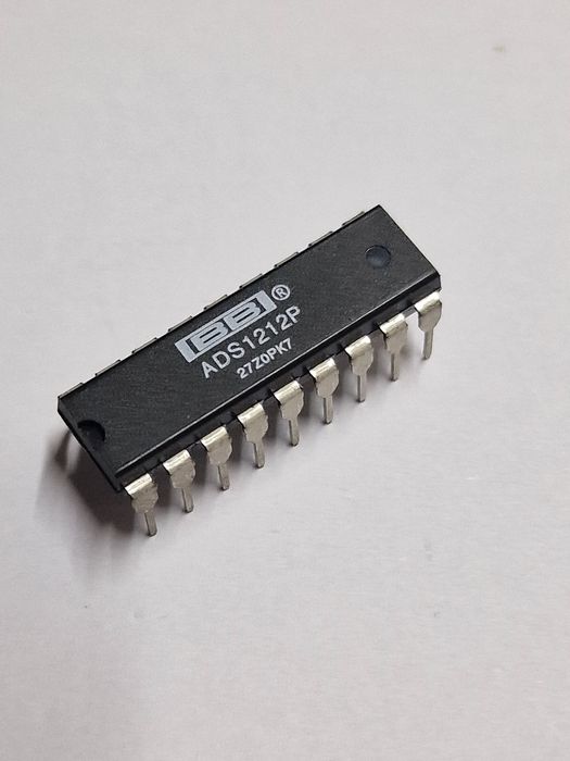 #900   Układ scalony ADS1212P Burn Brown