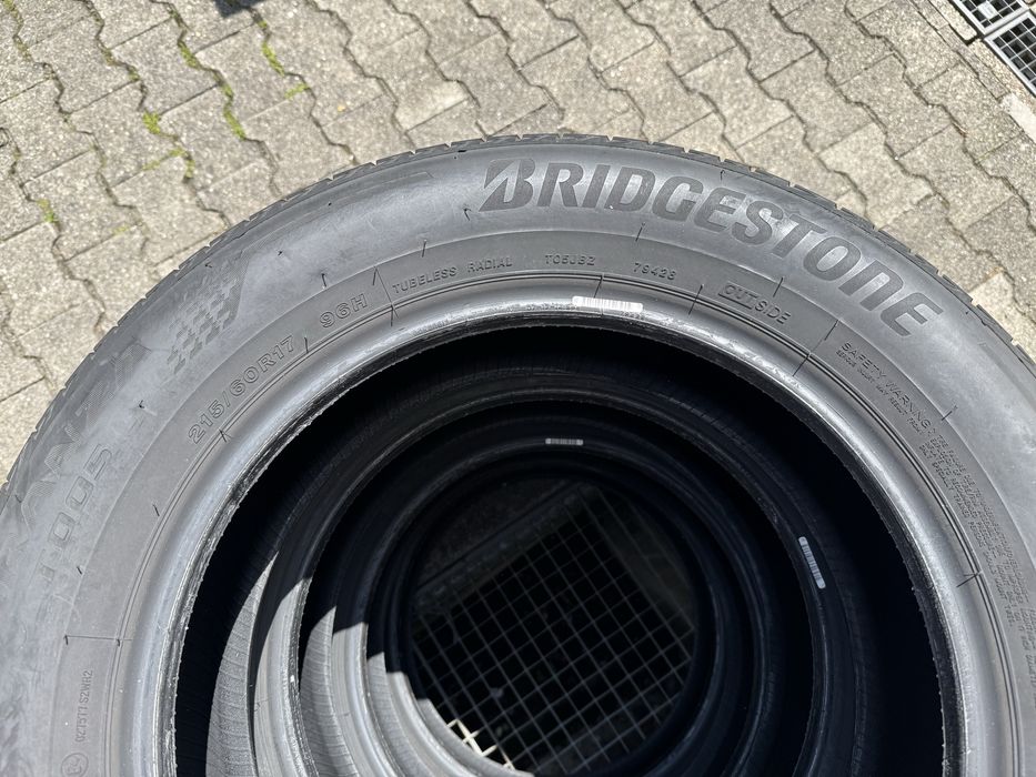 Літня гума Bridgestone 215 60 17