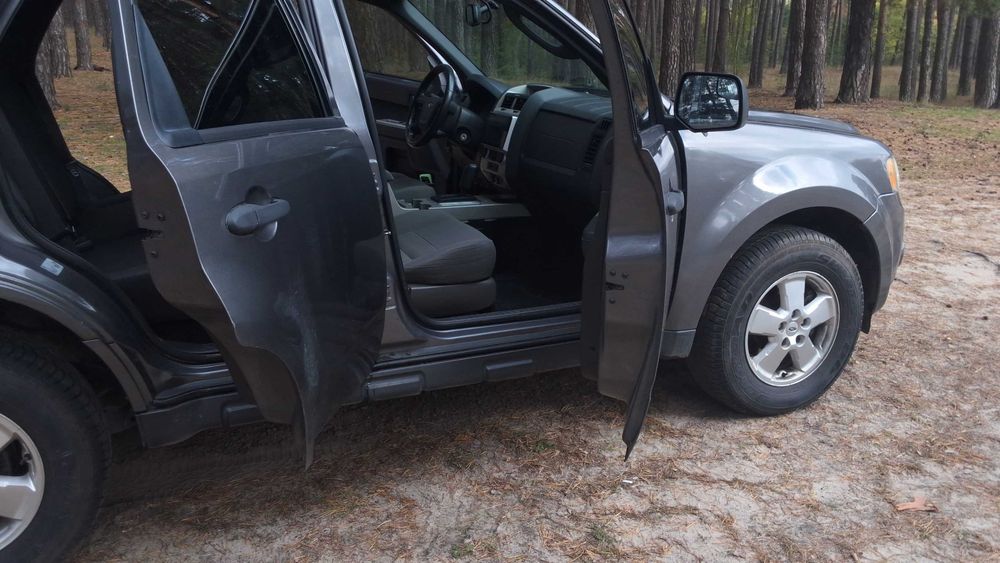 Автомобіль Ford Escape 2011