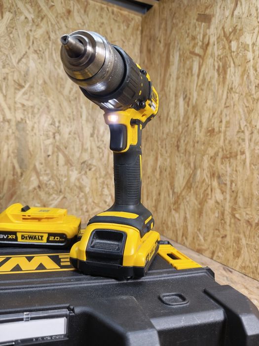 Wiertarko-wkrętarka DeWalt dcd 778