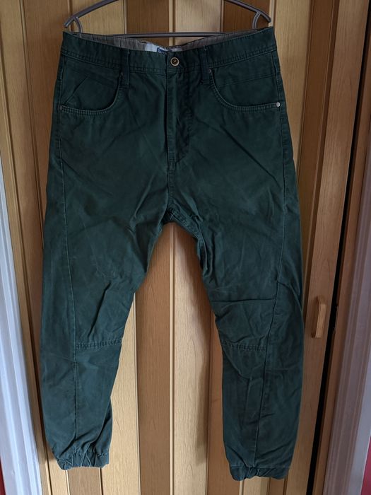 Zielone spodnie Bershka r42/ m