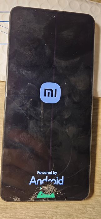 Wyświetlacz z ramką do Redmi Note 13 pro 5g. Uszkodzony.