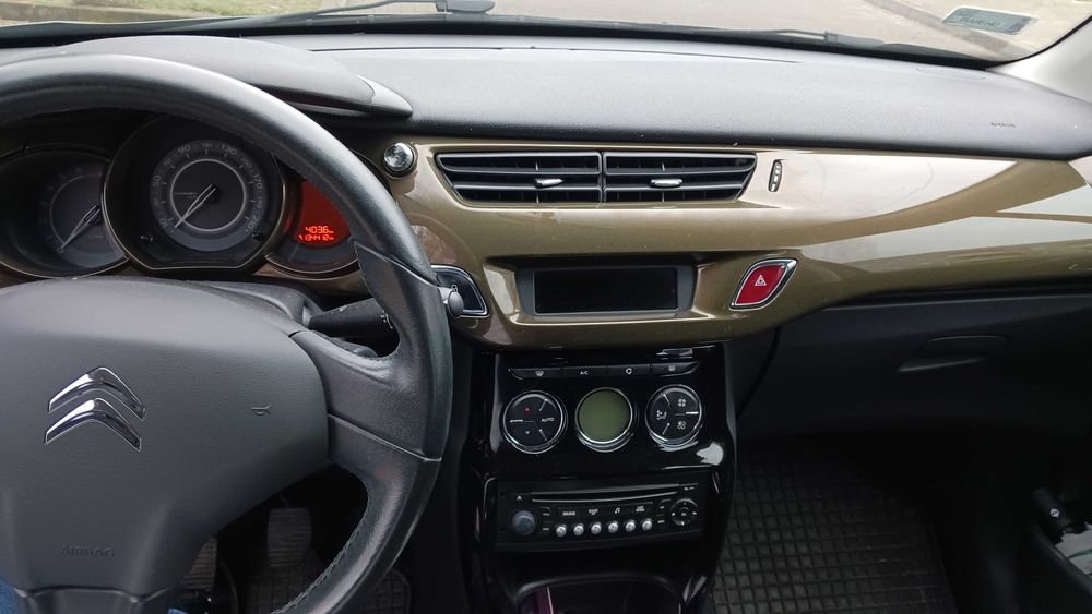 Citroen C3 2012, 1.4 Selection, benzyna, szyba panoramiczna Zenith