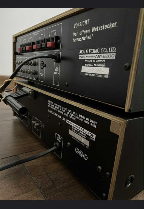 Zestaw grajacy firmy Akai AT-2200 i AM-2200