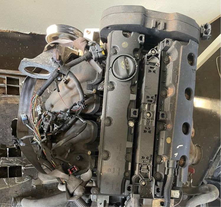 Motor Peugeot Citroen 2.0 16v 307 206 C4 407 C5 Ref. EW10
