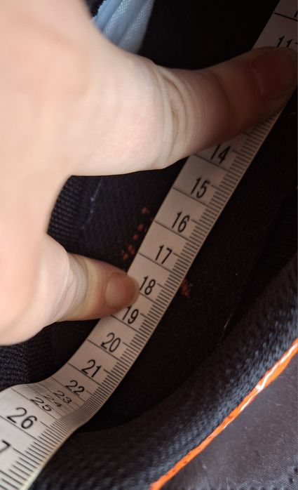 4. Halówki, buty halowe marki Huari model vatoro jr ic, rozm. 33