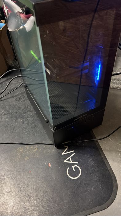 Mini torre ryzen 2700