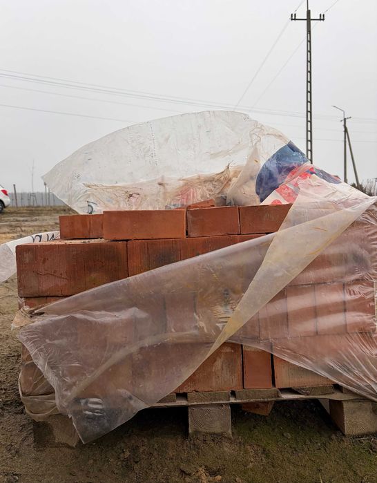 Cegła pełna ok. pół palety