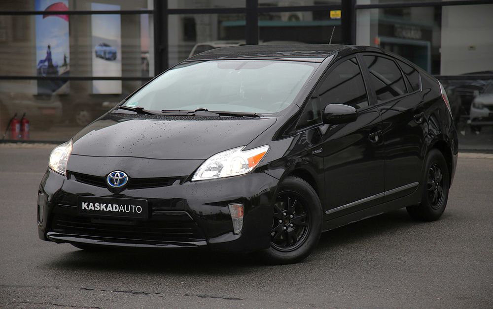 Продам Toyota Prius