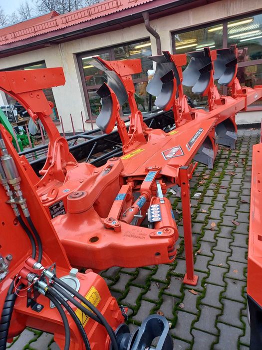 Pług obracalny Kuhn VariMaster 153 5 T 5 korpusów