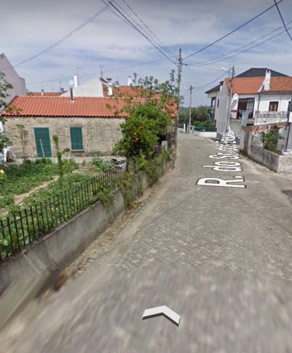 Casa em PEDRA,  habitável, a 3h da cidade Do Fundão