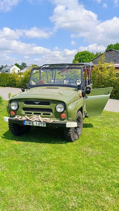 Samochód osobowy UAZ 469 B