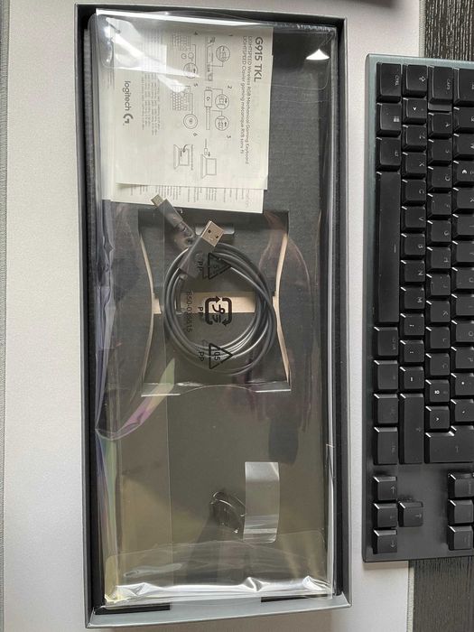 Teclado Gaming LOGITECH G915 TKL Lightspeed (Wireless - Mecânico - PT)