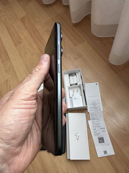 Xiaomi Redmi Note 13 Pro Plus 5G  8+8/256 White,Black Стан нового,Комплект на фото,наложка есть
