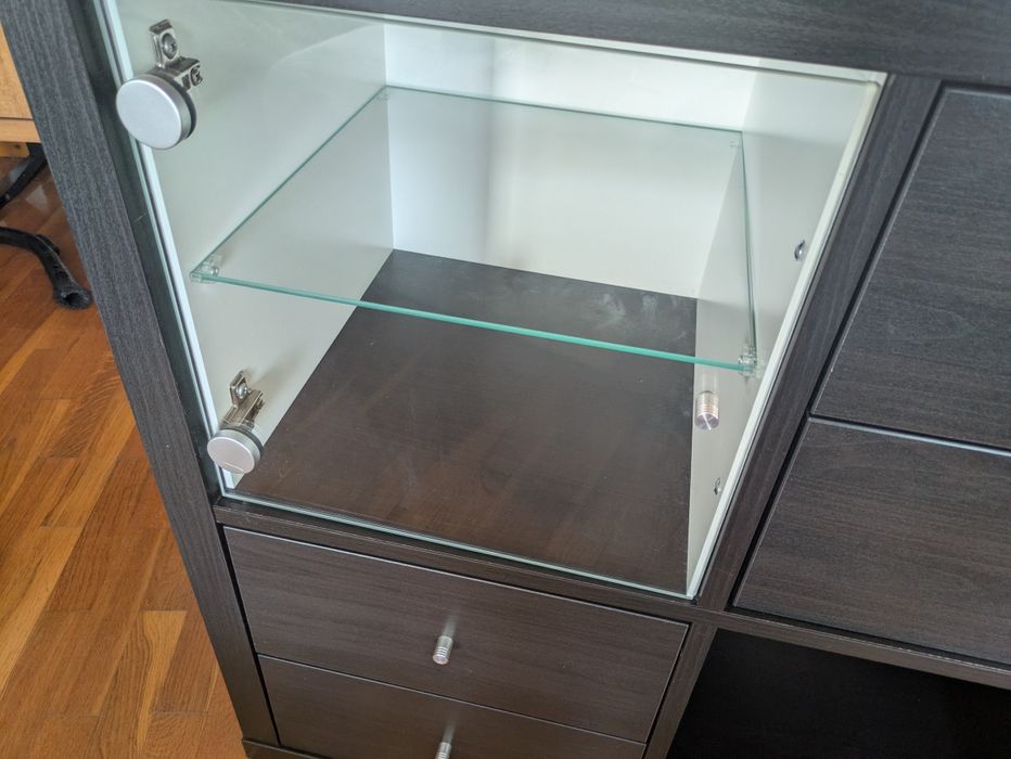 Estante Kallax com acessórios