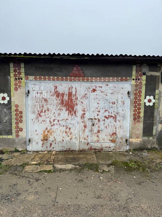 Гараж в Авіаторі