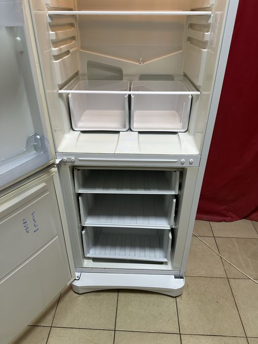 Холодильник Indesit B 18