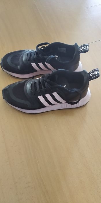 Tênis adidas desporto