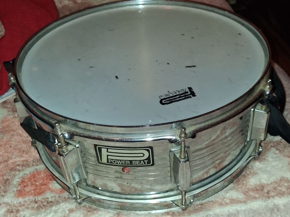 Tarola- caixa de percussão