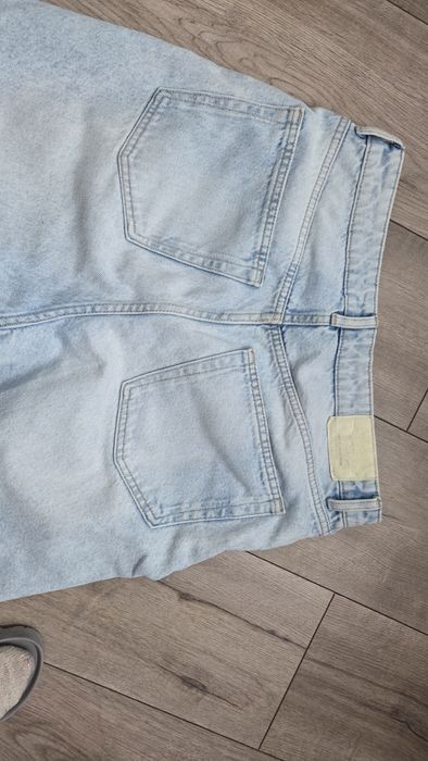 Bershka spodnie  jeansowe   40