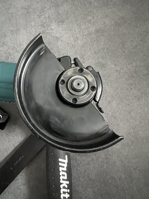 Безщіткова Акум.болгарка Makita DGA 511 (рег.оборотів)