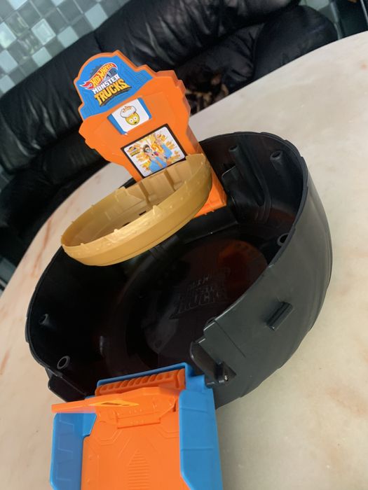 Pista HOT WHEELS Monster Truck Desafio Acrobático