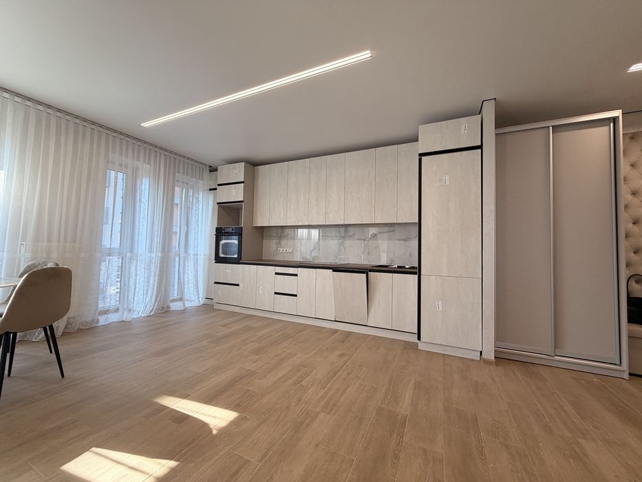 Продаж 2 кімнатної квартири/Світло не вимикають