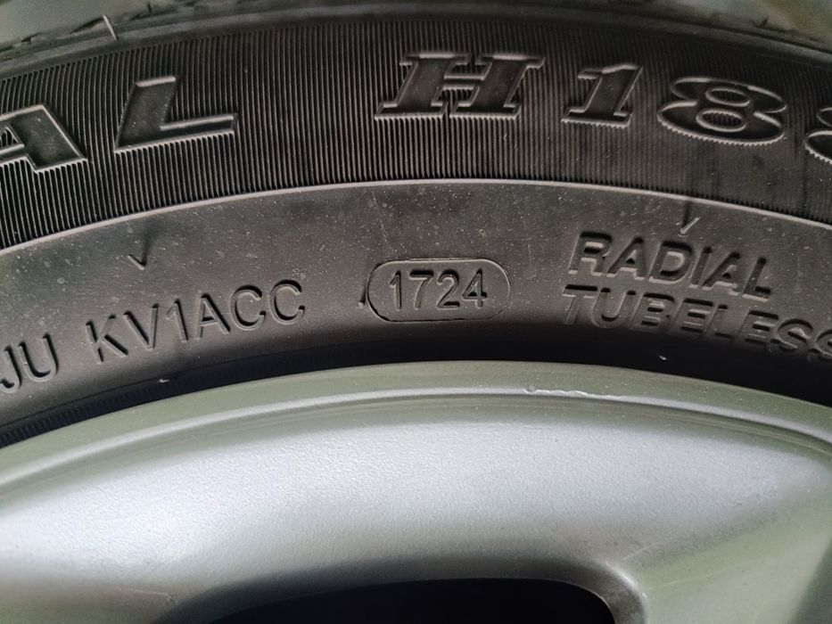 Pneus e jantes 15 como novos