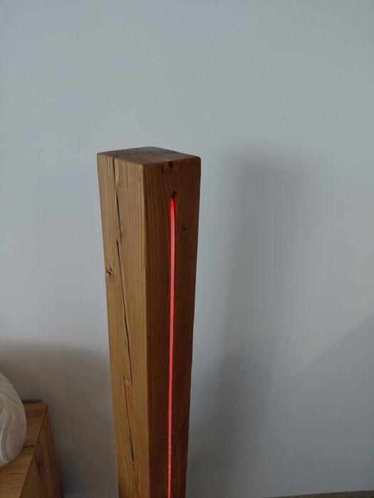 Lampa podłogowa led  drewnia na pilota