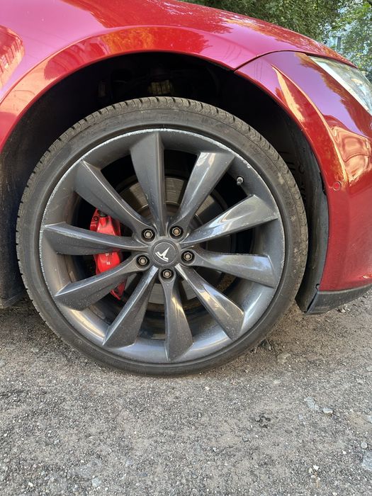 Tesla model s p90d